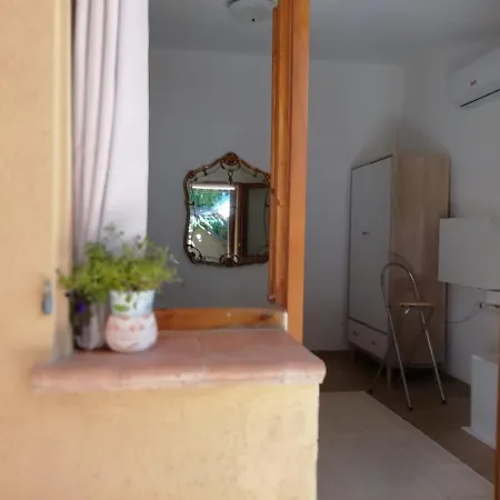 Benjamin Guest house *